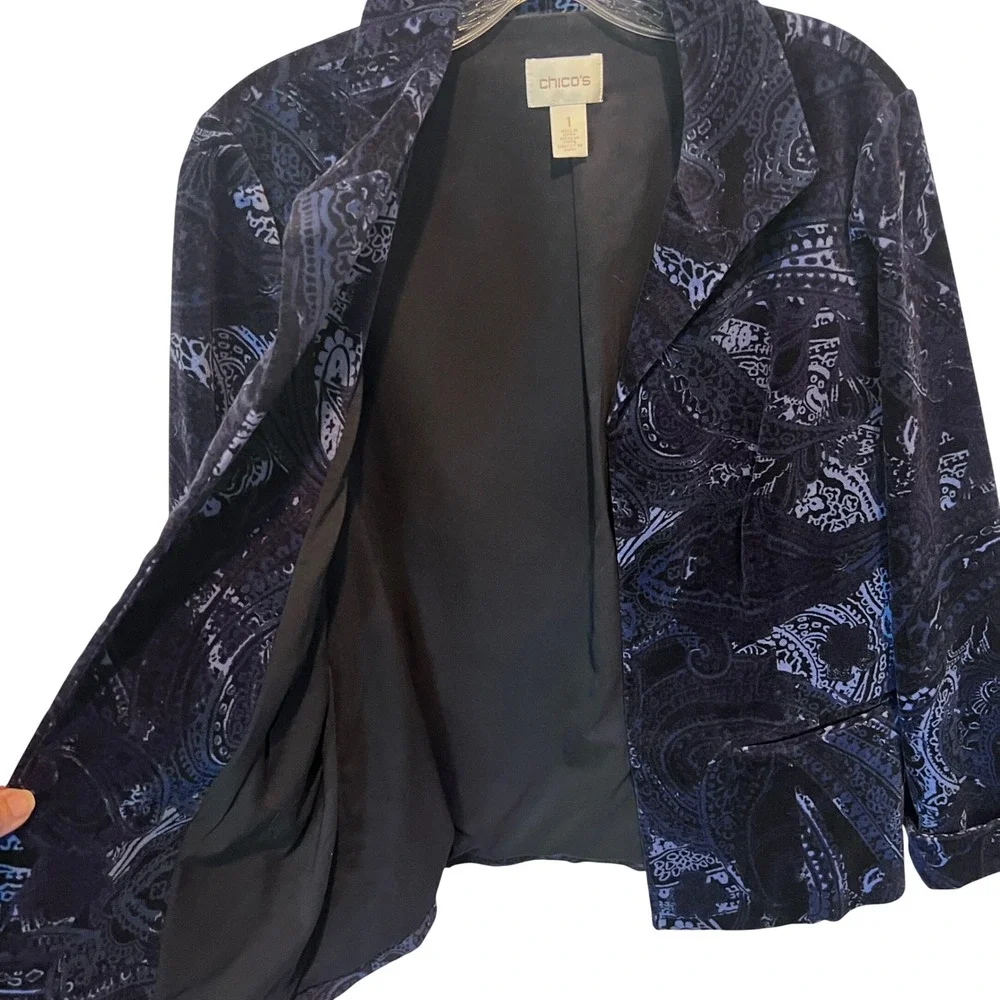 Chicos Blue Paisley Velvet Blazer Open Front Jacket Size 1 M Notched Lapel Lined